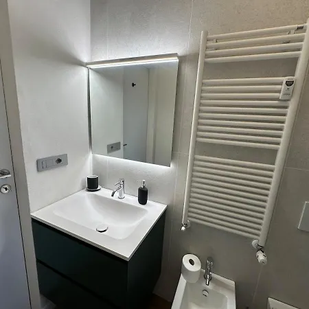 Cassala 45 - Di Design Ristrutturato, 2 Camere, Navigli 아파트 *