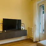 Cassala 45 - Di Design Ristrutturato, 2 Camere, Navigli Apartment