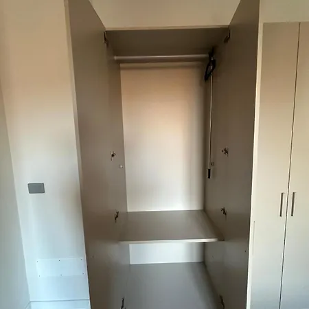 Cassala 45 - Di Design Ristrutturato, 2 Camere, Navigli *