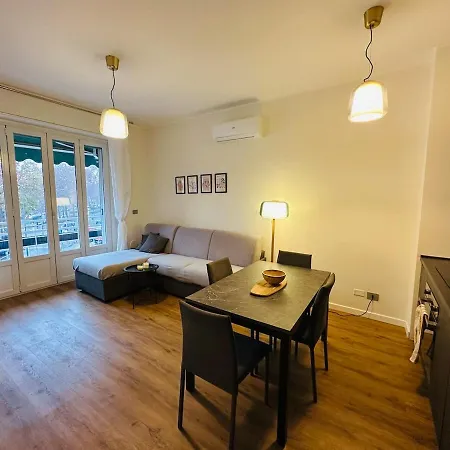 Cassala 45 - Di Design Ristrutturato, 2 Camere, Navigli * Milano