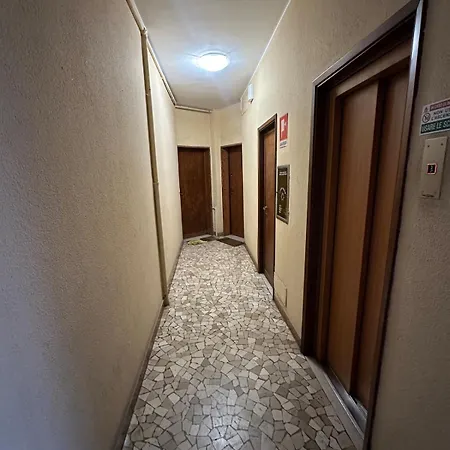 Cassala 45 - Di Design Ristrutturato, 2 Camere, Navigli *